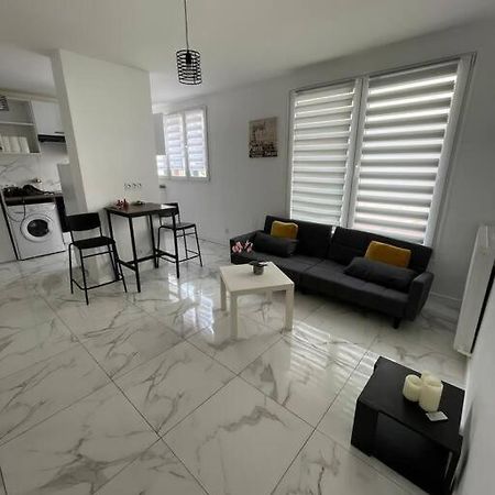 Appartement 2 Pieces, Salon Et Chambre, 44M2 Refait A Neuf Clichy Exterior photo