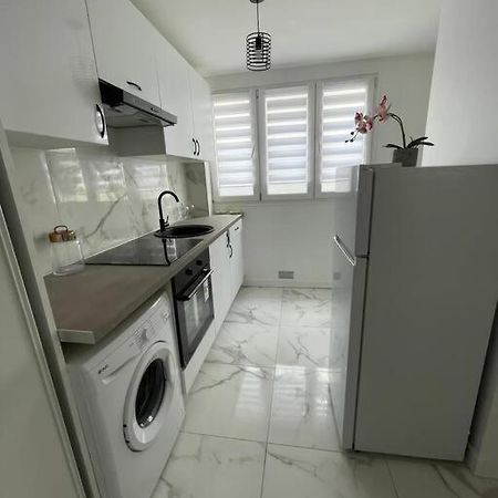Appartement 2 Pieces, Salon Et Chambre, 44M2 Refait A Neuf Clichy Exterior photo